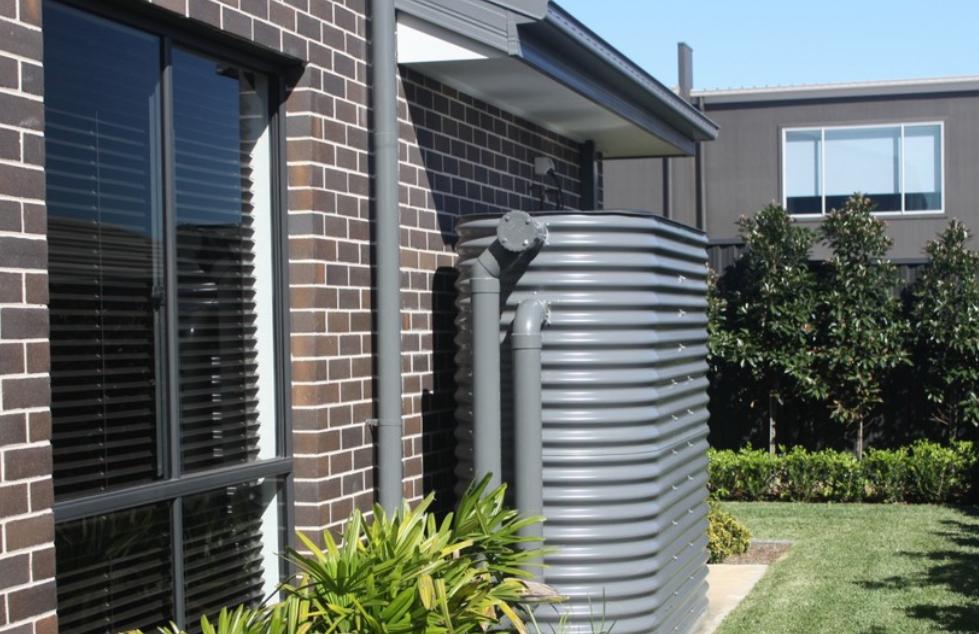 Slimline rainwater tank — side yard — Albion Park | Shellharbour Plumbing