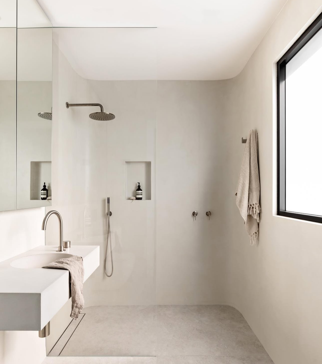 Minimalist ensuite fit-off — Bathroom Renovations job in Shell Cove by Shellharbour Plumbing